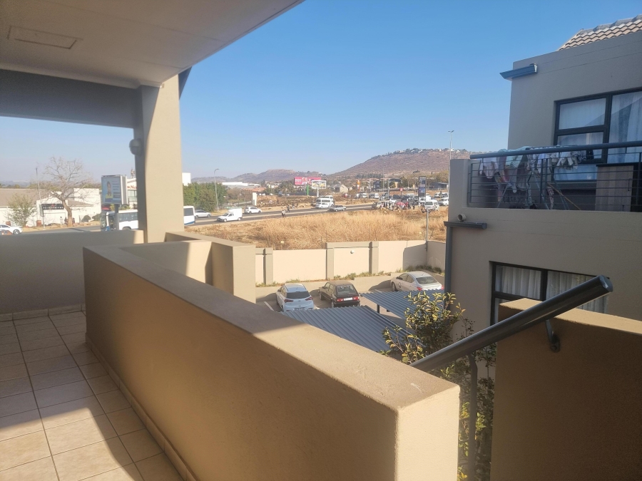 To Let 2 Bedroom Property for Rent in Ruimsig Gauteng