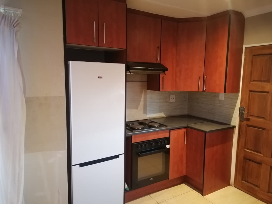 To Let 2 Bedroom Property for Rent in Devland Gauteng