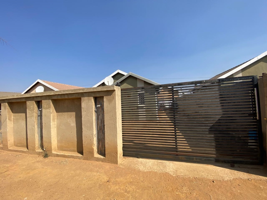 2 Bedroom Property for Sale in Savanna City Gauteng