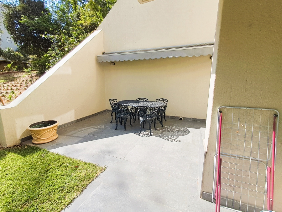 To Let 2 Bedroom Property for Rent in Sandhurst Gauteng