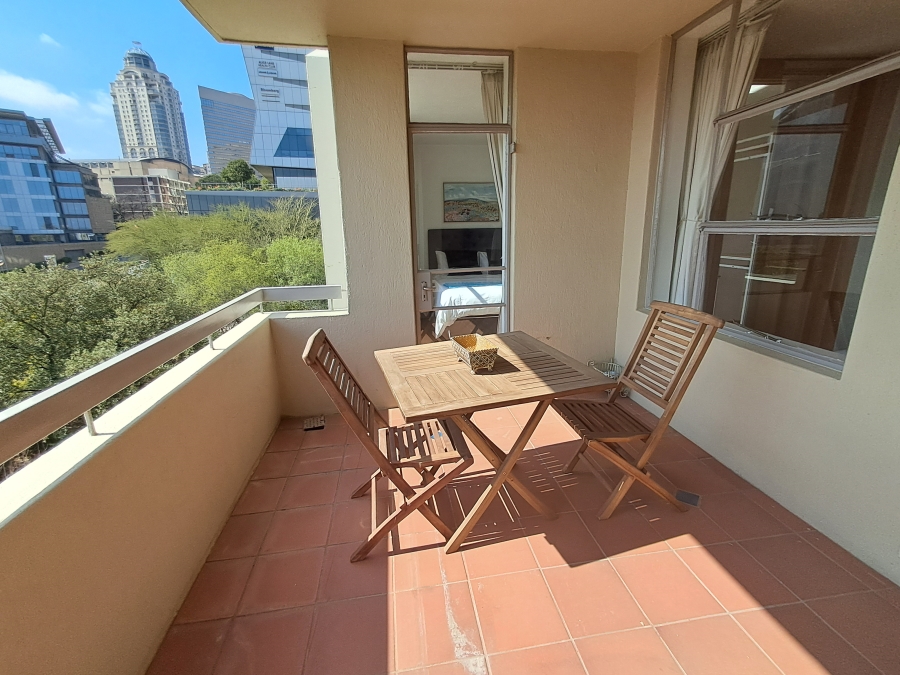 To Let 2 Bedroom Property for Rent in Sandhurst Gauteng