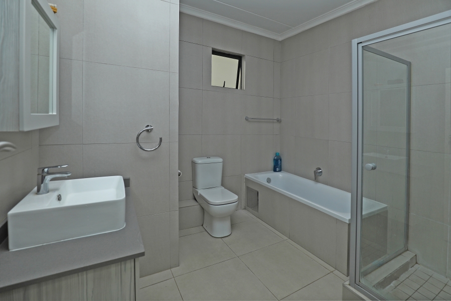 2 Bedroom Property for Sale in Erand Gardens Gauteng