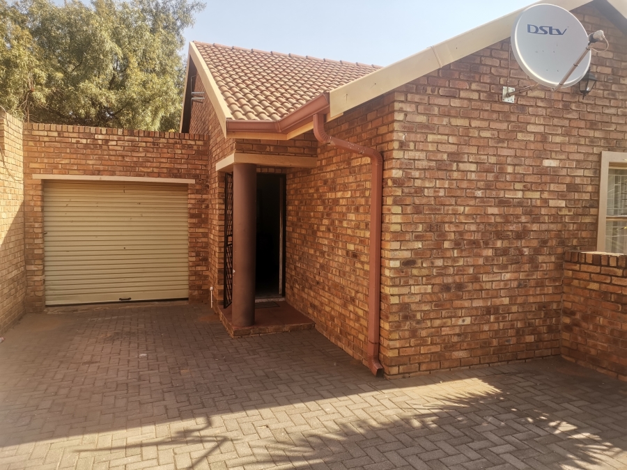 3 Bedroom Property for Sale in Rensburg Gauteng