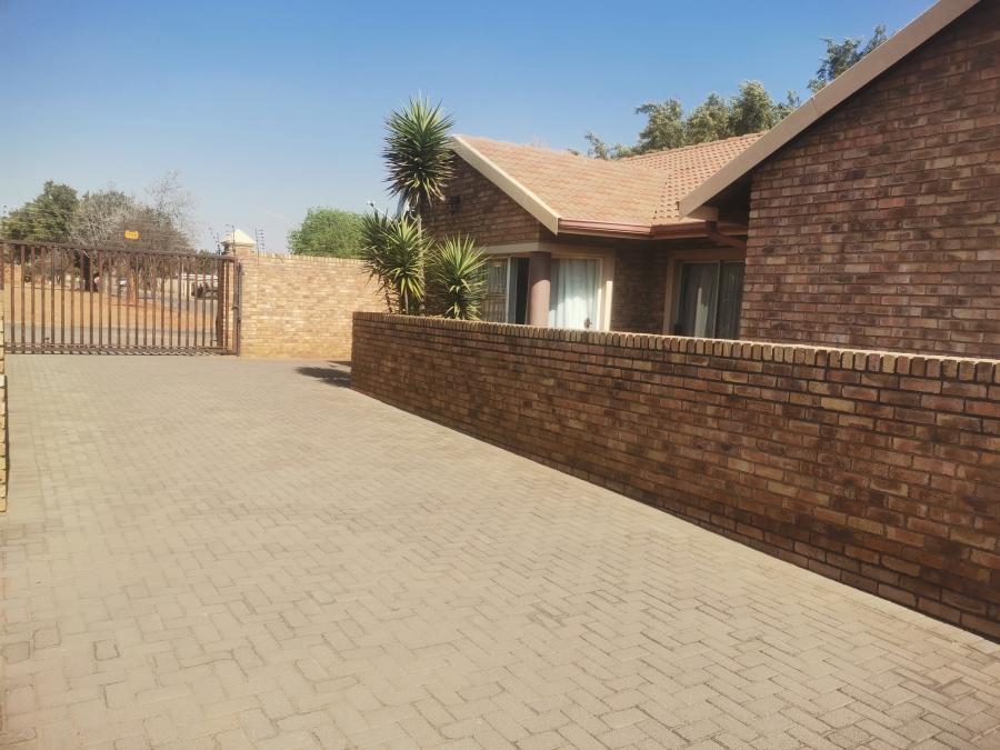 3 Bedroom Property for Sale in Rensburg Gauteng