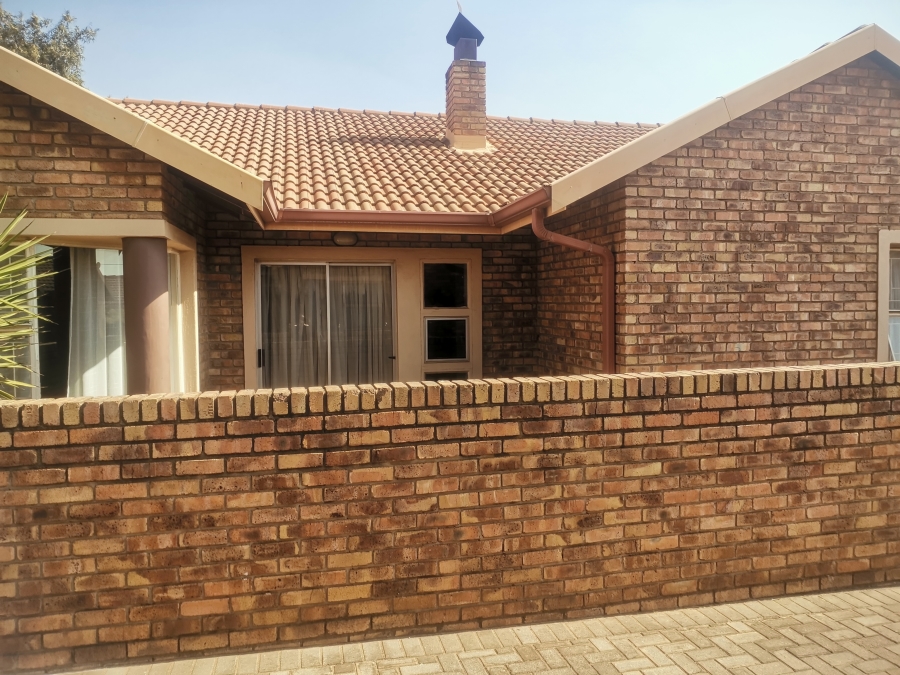 3 Bedroom Property for Sale in Rensburg Gauteng