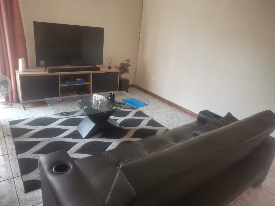 3 Bedroom Property for Sale in Rensburg Gauteng