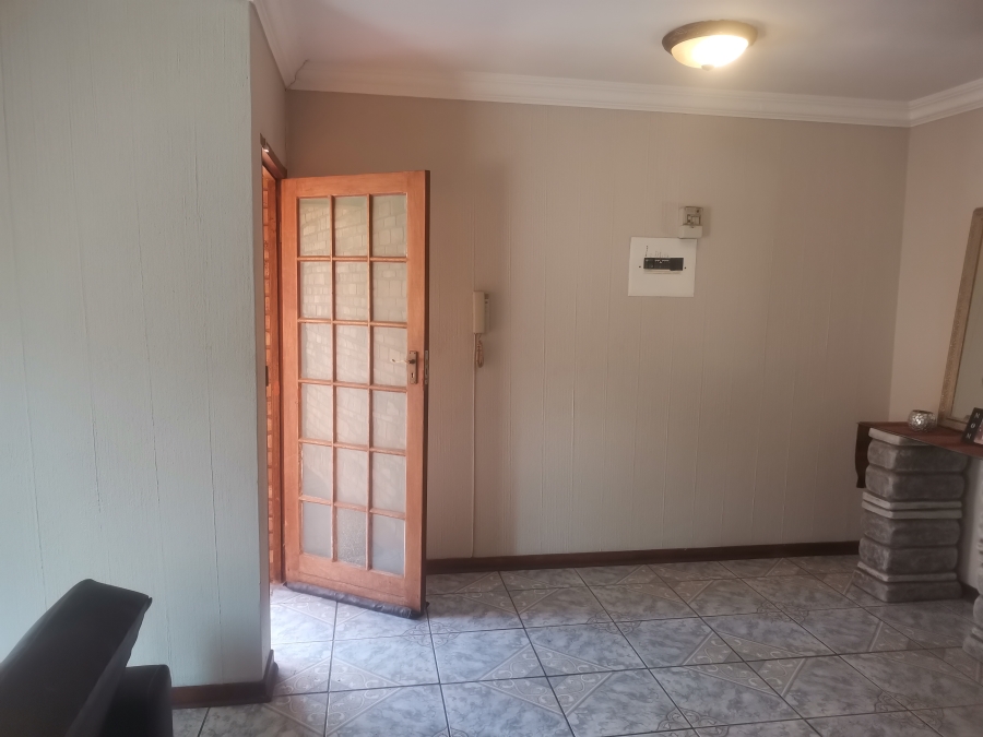 3 Bedroom Property for Sale in Rensburg Gauteng