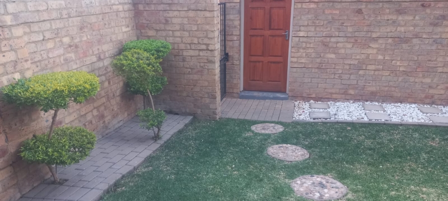 3 Bedroom Property for Sale in Annlin Gauteng