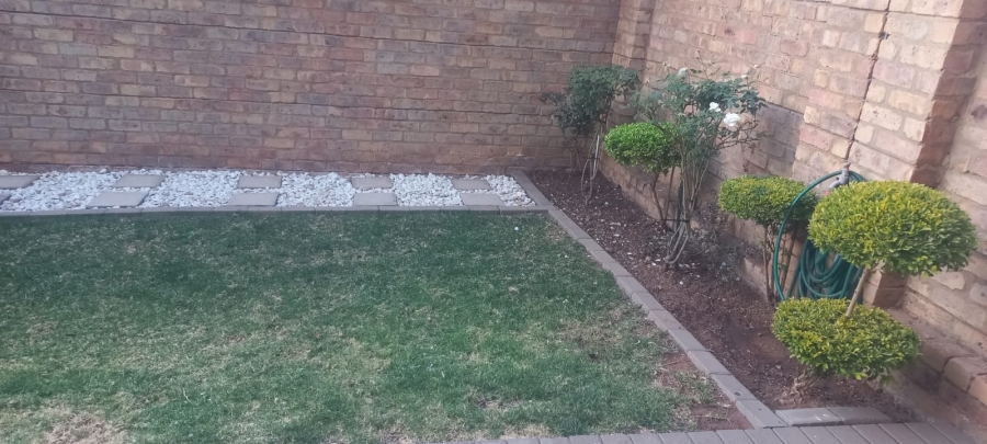 3 Bedroom Property for Sale in Annlin Gauteng