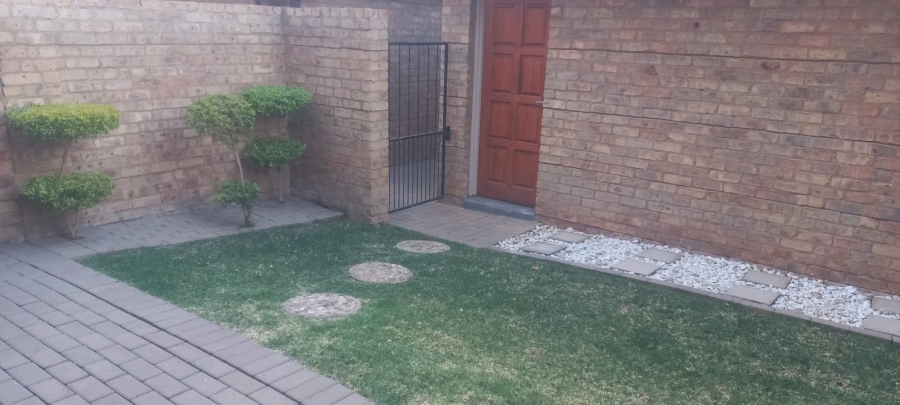 3 Bedroom Property for Sale in Annlin Gauteng