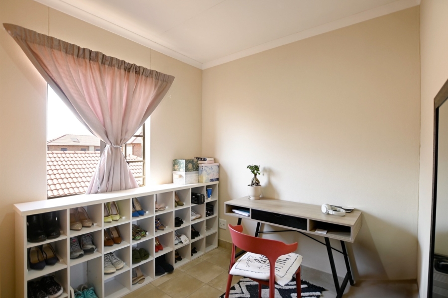 3 Bedroom Property for Sale in Annlin Gauteng