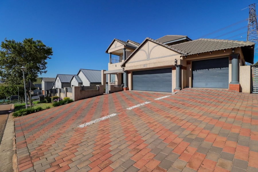 6 Bedroom Property for Sale in Rietvlei Heights Country Estate Gauteng