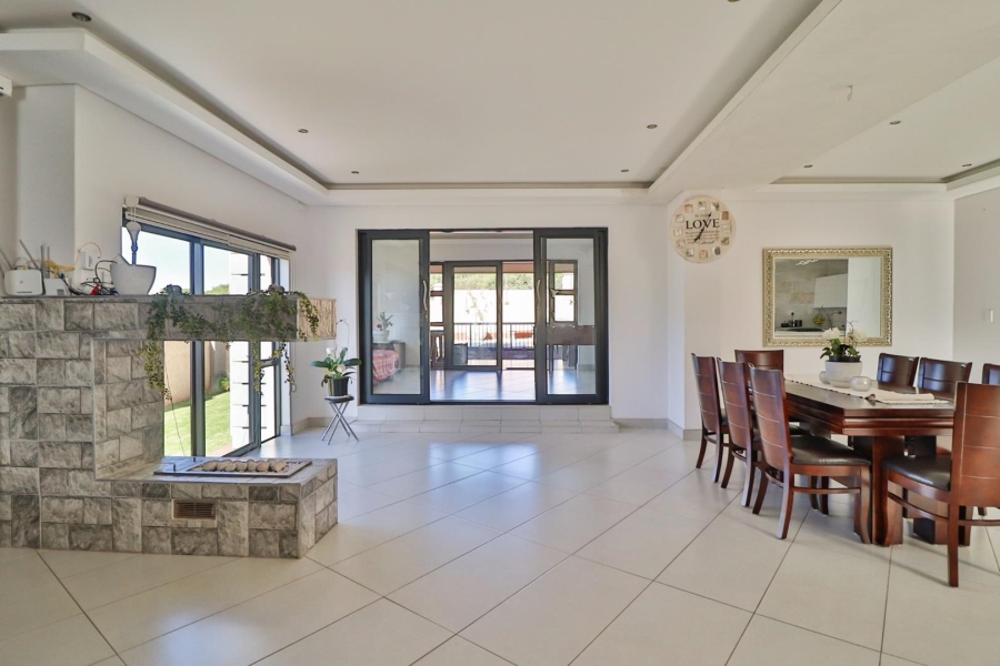 6 Bedroom Property for Sale in Rietvlei Heights Country Estate Gauteng