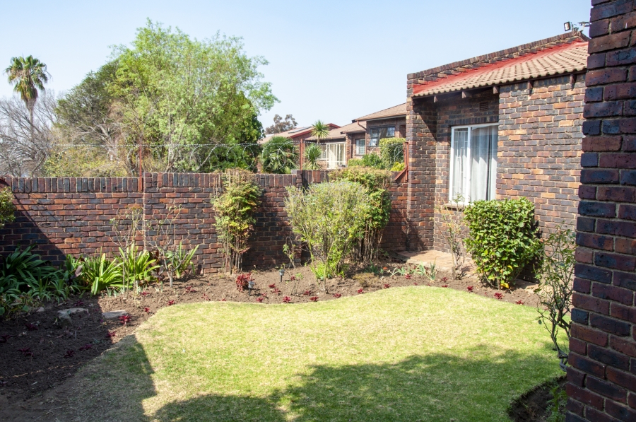 3 Bedroom Property for Sale in Buccleuch Gauteng