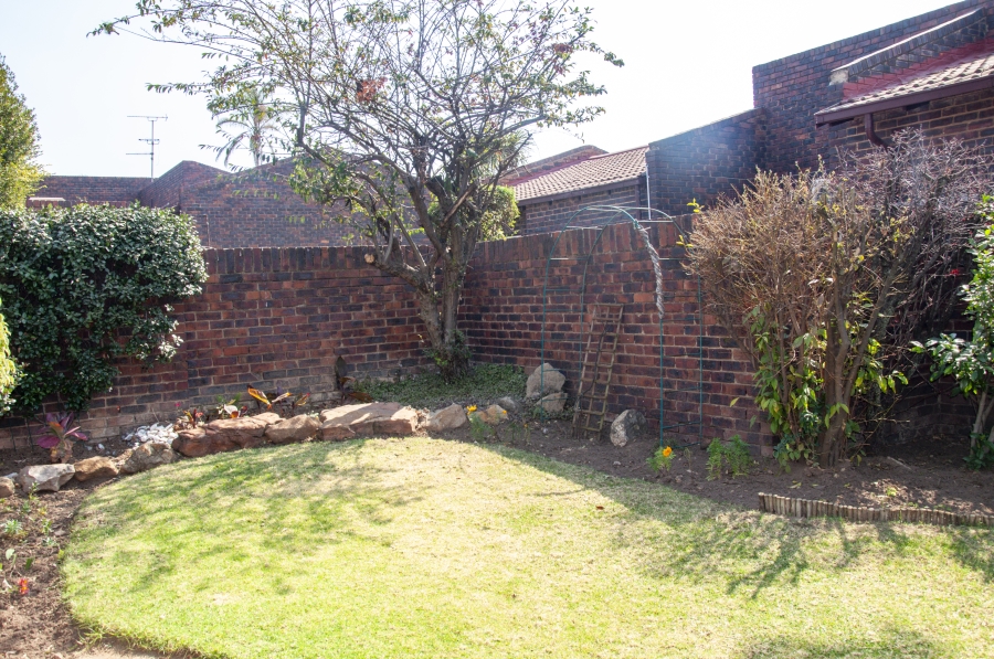 3 Bedroom Property for Sale in Buccleuch Gauteng