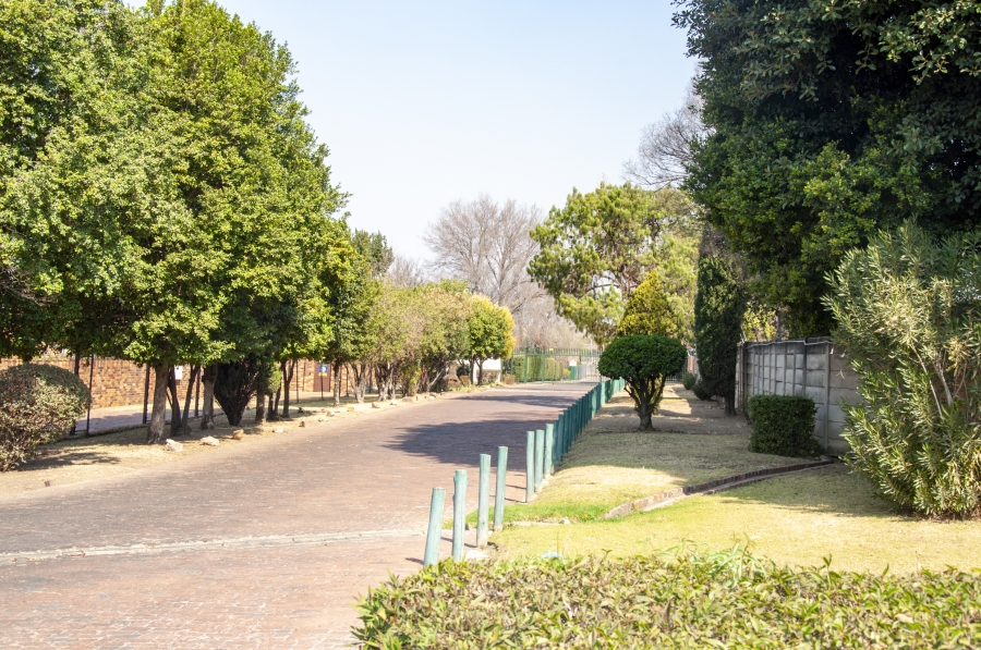 3 Bedroom Property for Sale in Buccleuch Gauteng