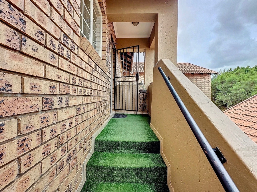 2 Bedroom Property for Sale in The Wilds Gauteng