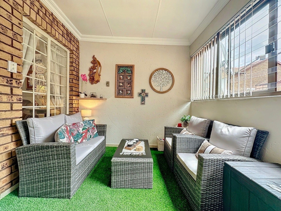 2 Bedroom Property for Sale in The Wilds Gauteng