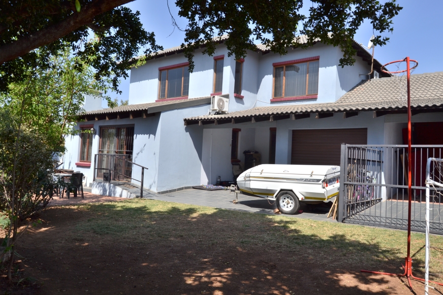 3 Bedroom Property for Sale in Thatchfield Estate Gauteng