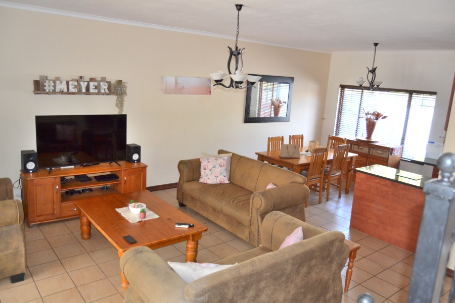 3 Bedroom Property for Sale in Thatchfield Estate Gauteng