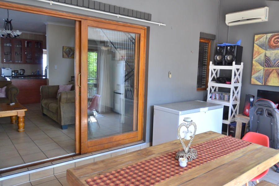 3 Bedroom Property for Sale in Thatchfield Estate Gauteng