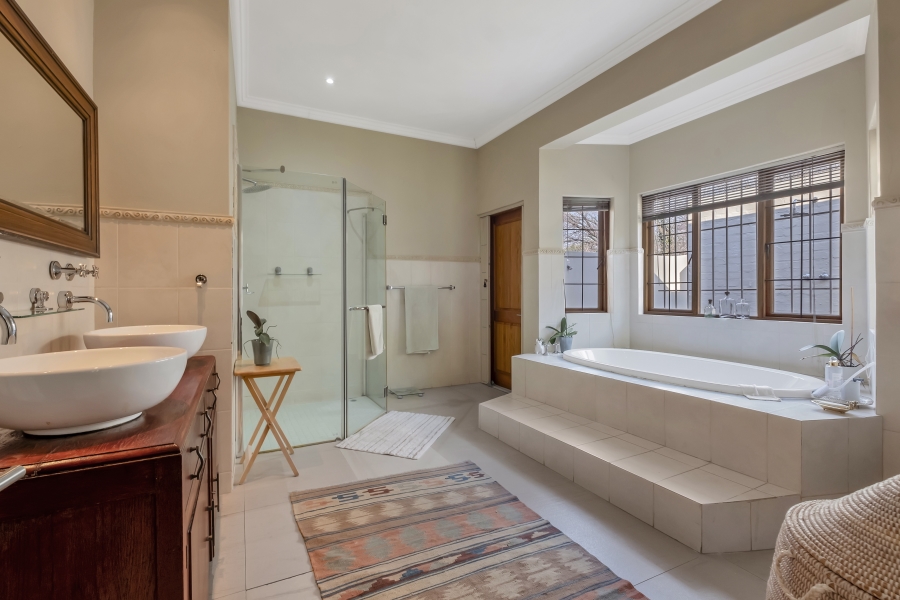 4 Bedroom Property for Sale in Emmarentia Gauteng