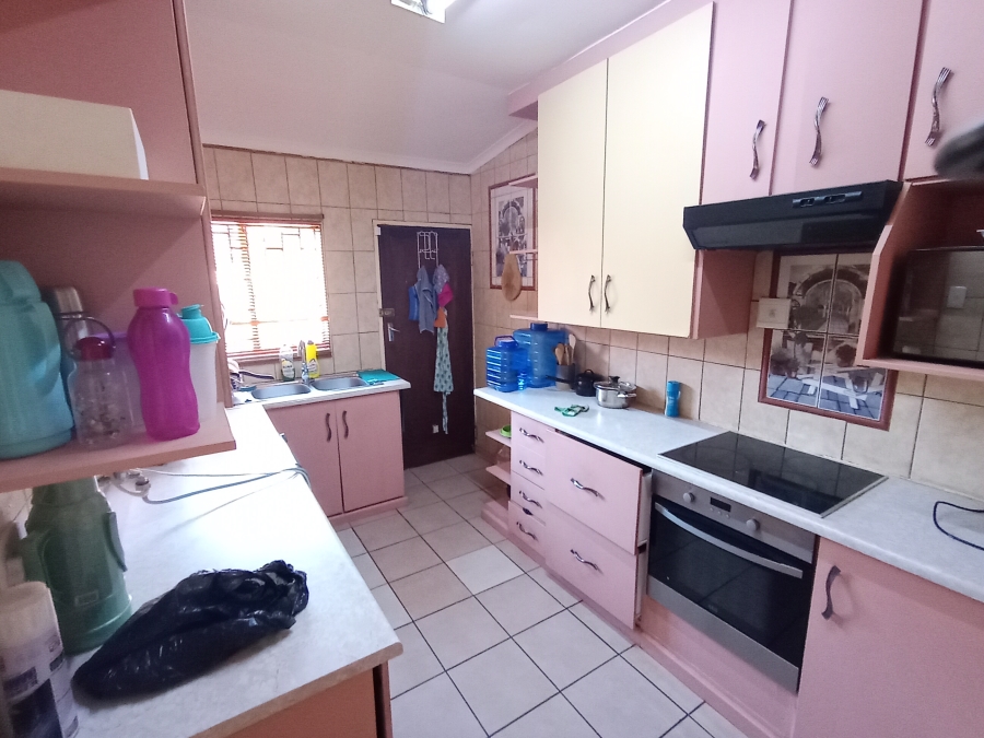 To Let 3 Bedroom Property for Rent in Birchleigh North Gauteng