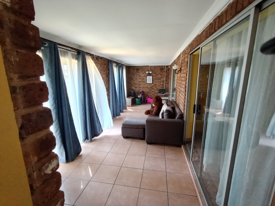 To Let 3 Bedroom Property for Rent in Birchleigh North Gauteng