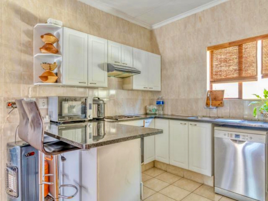 3 Bedroom Property for Sale in Constantia Kloof Gauteng