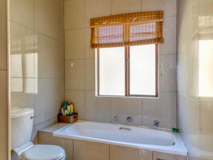 3 Bedroom Property for Sale in Constantia Kloof Gauteng