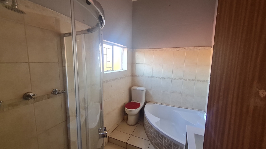 4 Bedroom Property for Sale in Theresa Park Gauteng