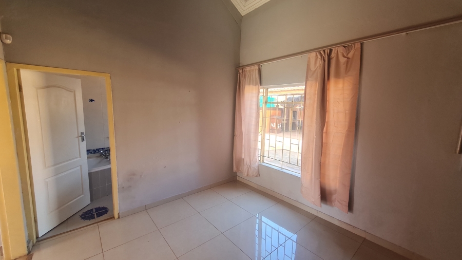 4 Bedroom Property for Sale in Theresa Park Gauteng