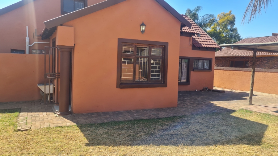 4 Bedroom Property for Sale in Theresa Park Gauteng