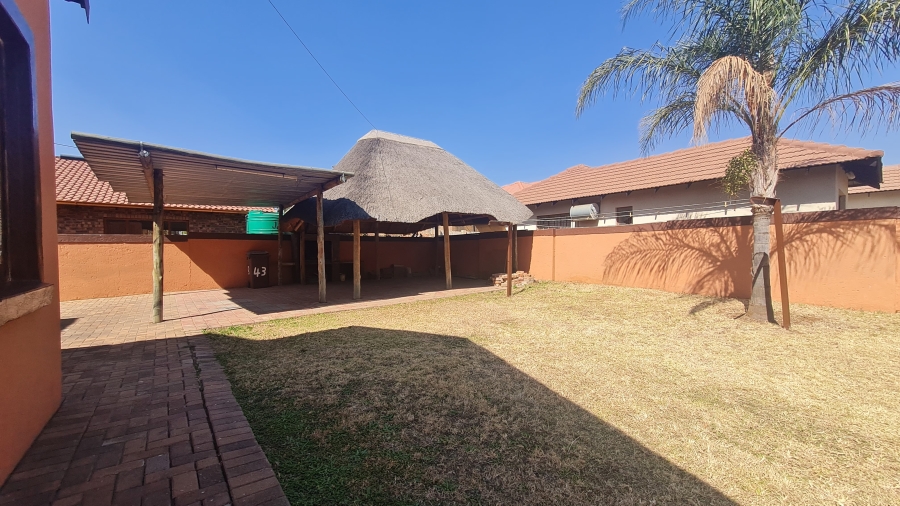 4 Bedroom Property for Sale in Theresa Park Gauteng