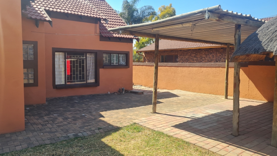 4 Bedroom Property for Sale in Theresa Park Gauteng