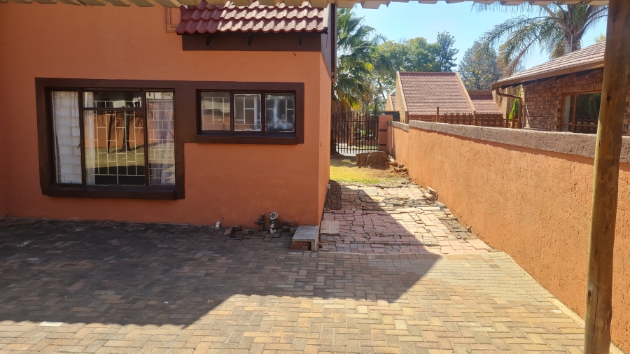 4 Bedroom Property for Sale in Theresa Park Gauteng