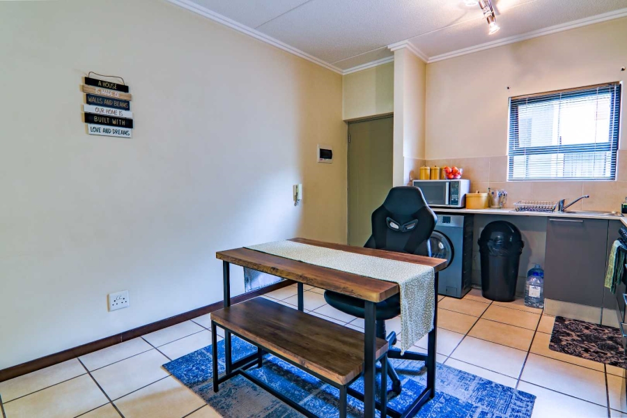 1 Bedroom Property for Sale in Bryanston Gauteng