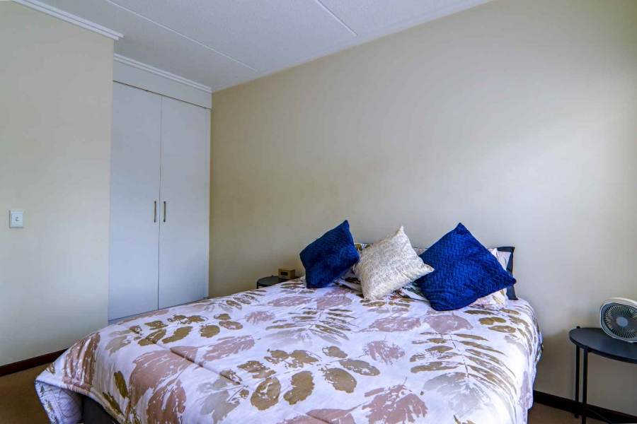 1 Bedroom Property for Sale in Bryanston Gauteng