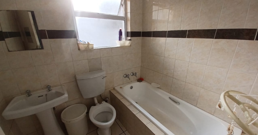 2 Bedroom Property for Sale in Meredale Gauteng