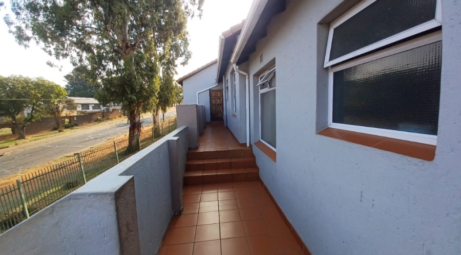 2 Bedroom Property for Sale in Meredale Gauteng