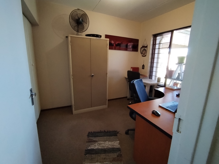 3 Bedroom Property for Sale in Dowerglen Gauteng