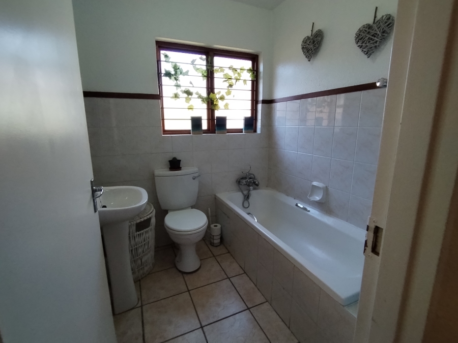 3 Bedroom Property for Sale in Dowerglen Gauteng