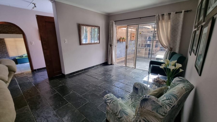 9 Bedroom Property for Sale in Glen Austin Gauteng