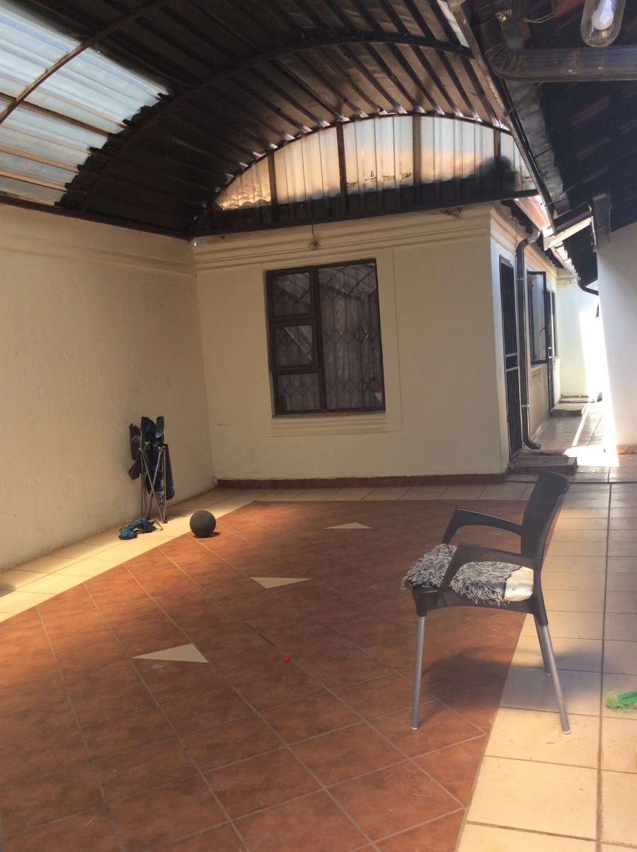 4 Bedroom Property for Sale in Protea Glen Gauteng