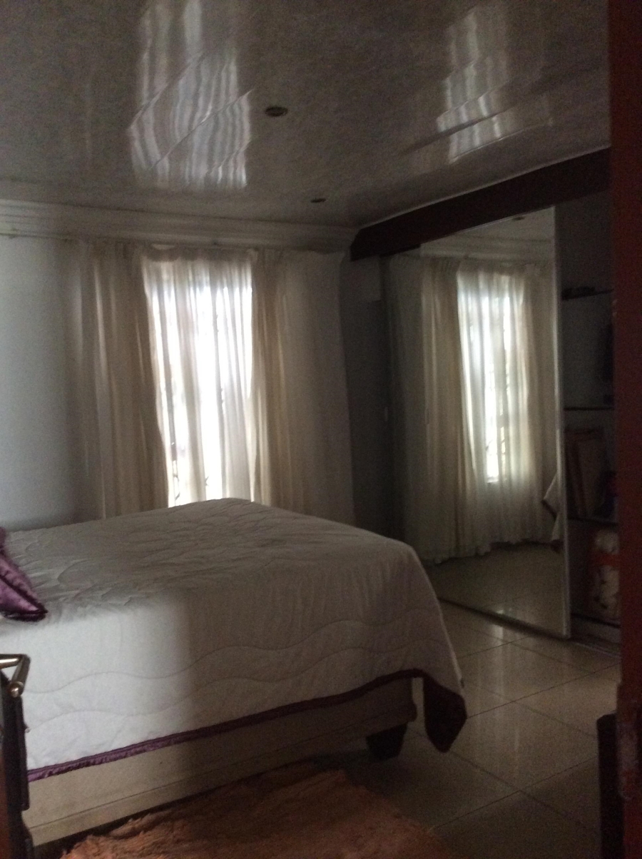 4 Bedroom Property for Sale in Protea Glen Gauteng