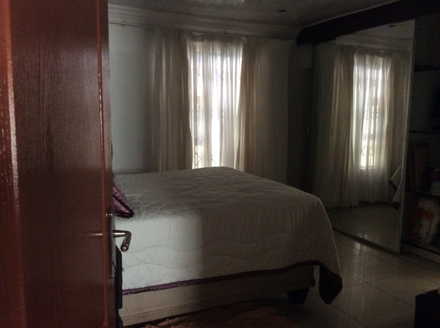4 Bedroom Property for Sale in Protea Glen Gauteng