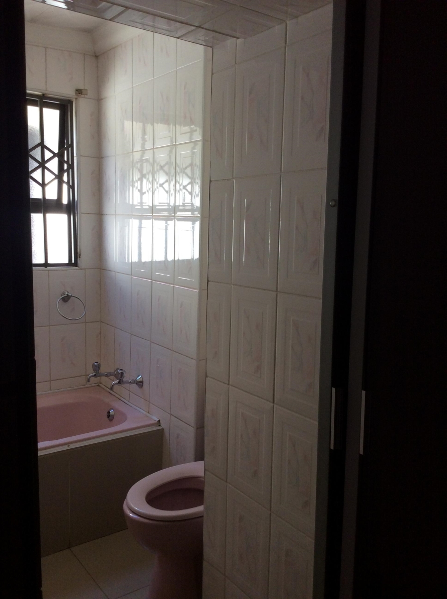 4 Bedroom Property for Sale in Protea Glen Gauteng