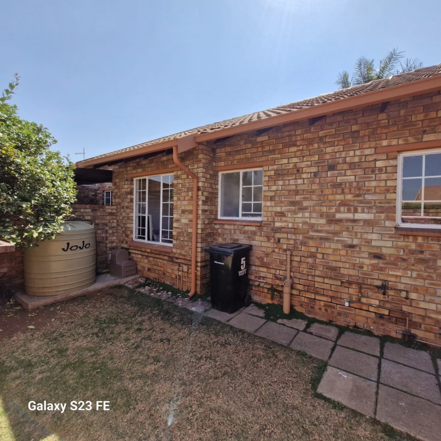 2 Bedroom Property for Sale in Brentwood Gauteng