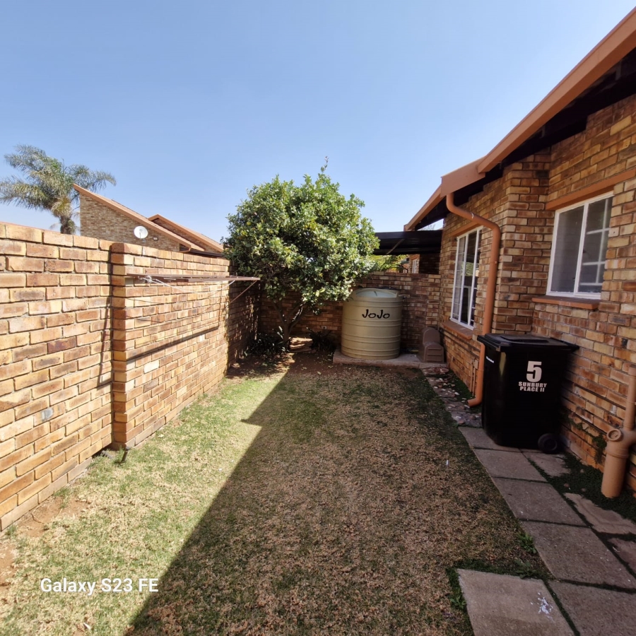 2 Bedroom Property for Sale in Brentwood Gauteng