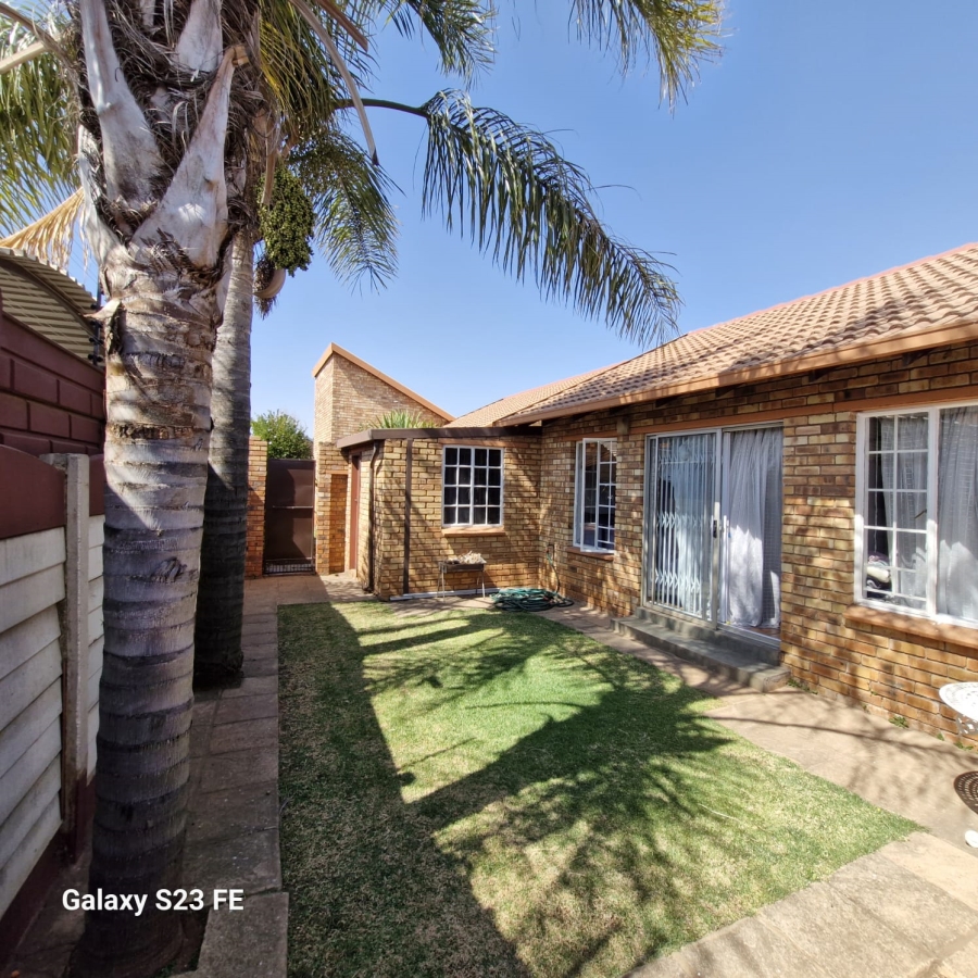 2 Bedroom Property for Sale in Brentwood Gauteng